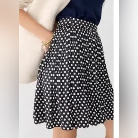 J. Crew Dresses & Skirts - NWOT JCrew Featherweight satin mini skirt in dot